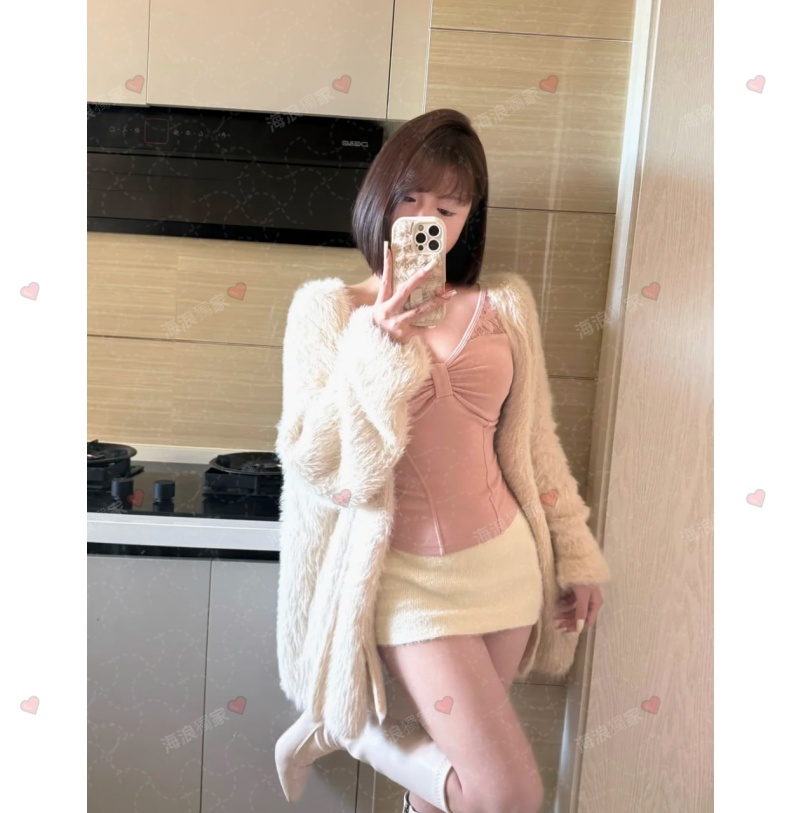 今日特推 🌟「短髮微肉好聊」🌟 💋 宛蓉 160-D-43-23歲  短髮俏麗，氣質可愛