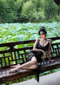 𝜗ৎ 旗袍一穿就是致命誘惑 𝜗ৎ 婉婷 164-E-47-25歲 五官柔美 膚白細緻 笑容含蓄卻勾