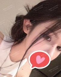 𝜗ৎ 《藝術策展人》 𝜗ৎ 婉柔 168-D-49-25歲 高雅氣質、品味獨到 專業沉穩