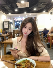 沛霖 😘 163-C-47-23歲 外表清新自然 給人溫柔又親切的感覺 笑容甜美 有一種讓人放鬆